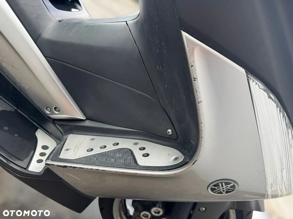 Yamaha Tmax - 15