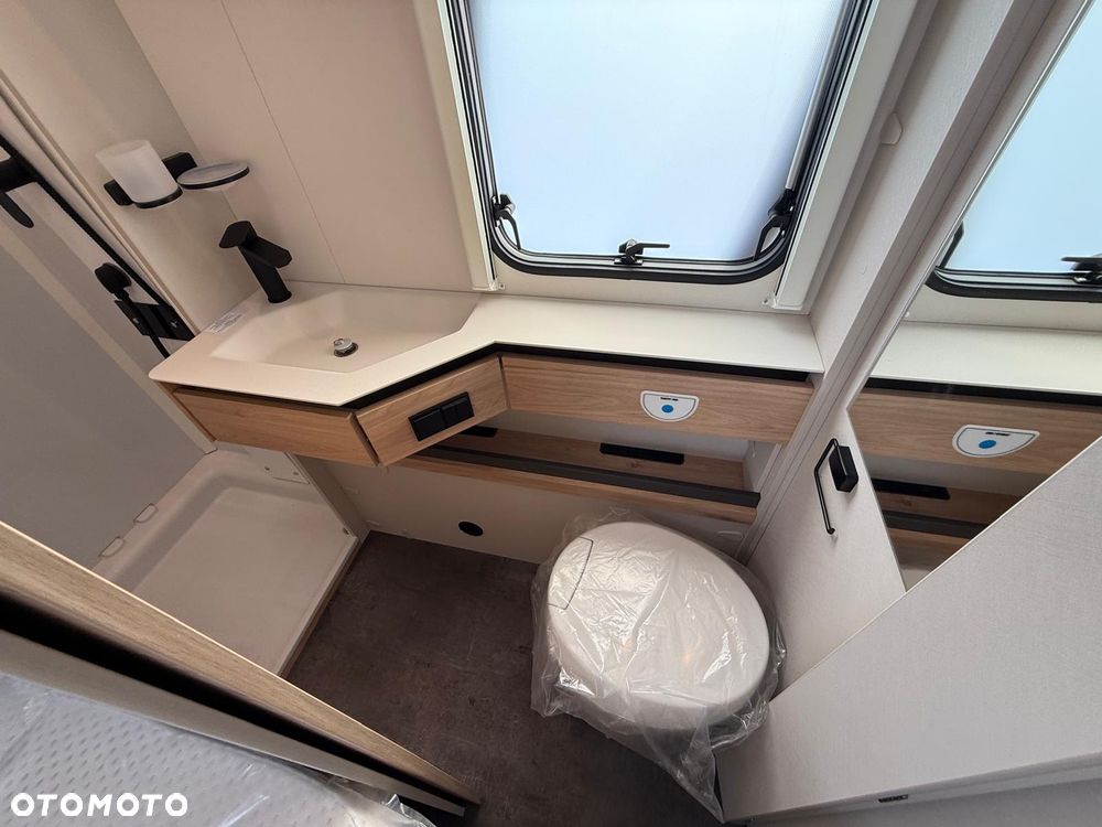 Dethleffs Camper 560 FMK - 19