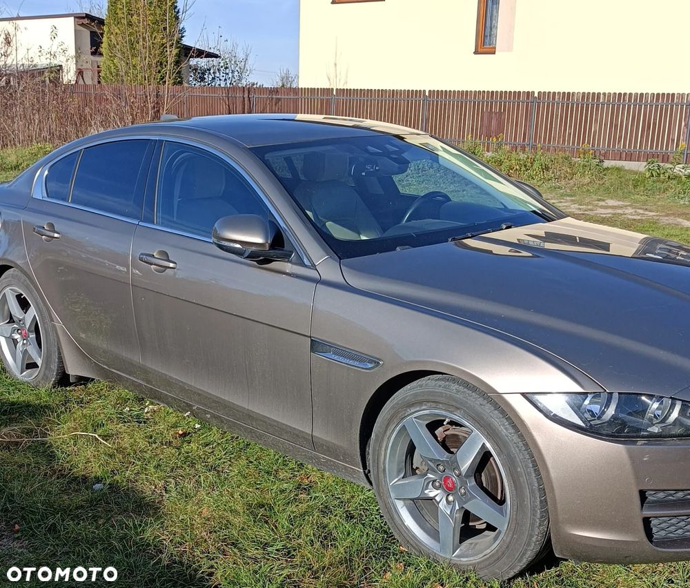 Jaguar XE ver-2-0-d-prestige - 2