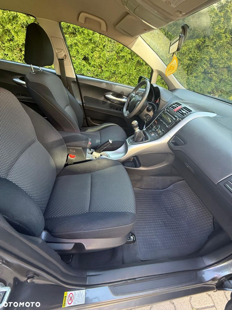 Toyota Auris 1.4 D-4D Luna - 8