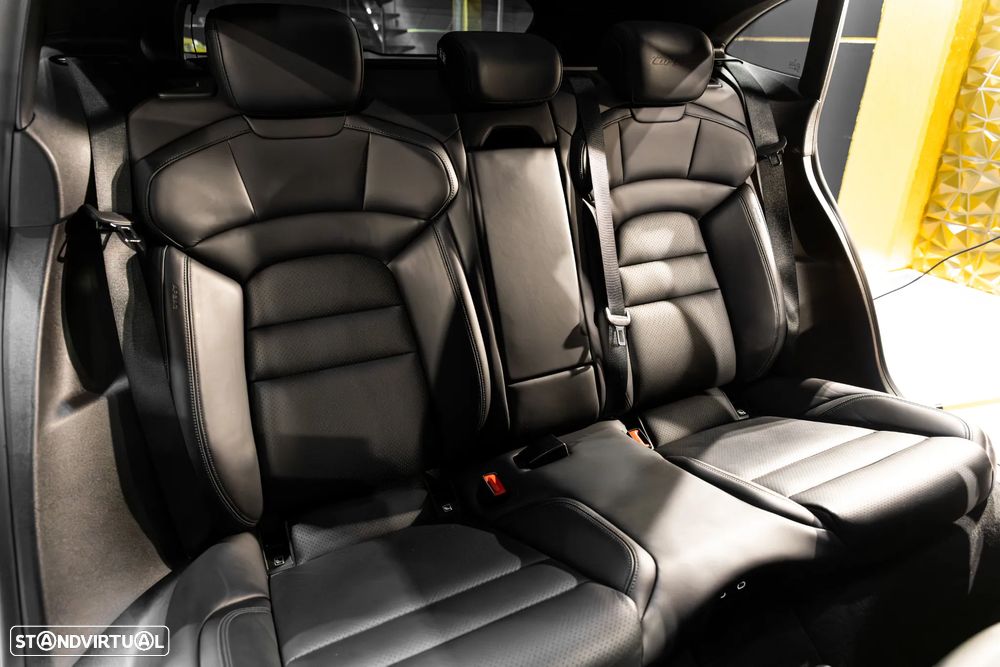 Porsche Taycan Cross Turismo Turbo S - 36