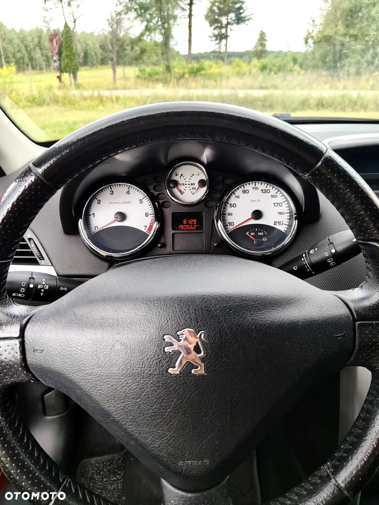 Peugeot 207 1.4 16V U Move - 12