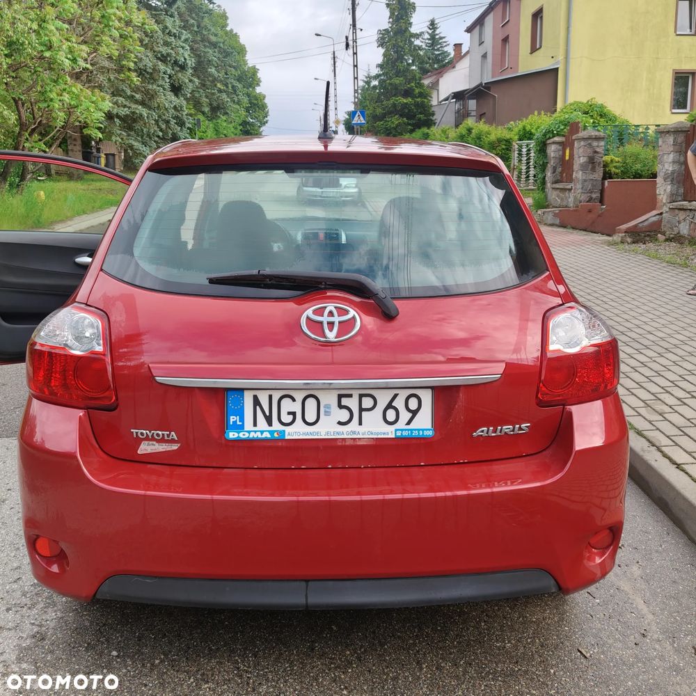 Toyota Auris 1.33 VVT-i Terra - 2
