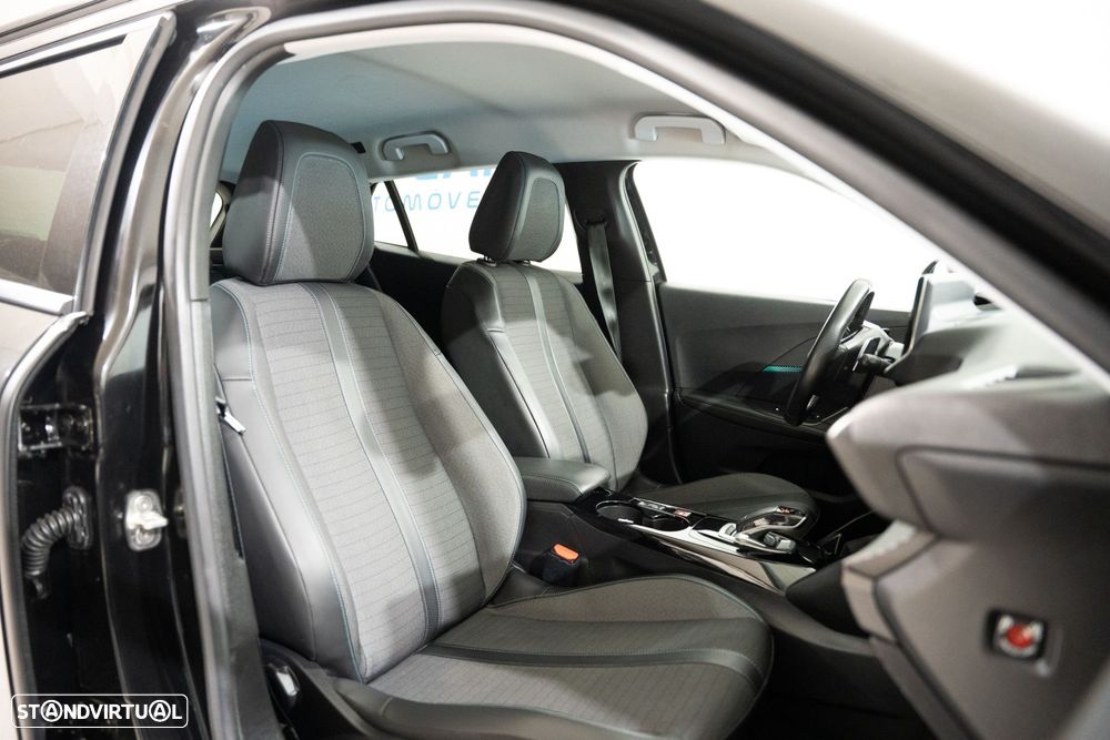 Peugeot 2008 1.2 PureTech Allure EAT8 - 18