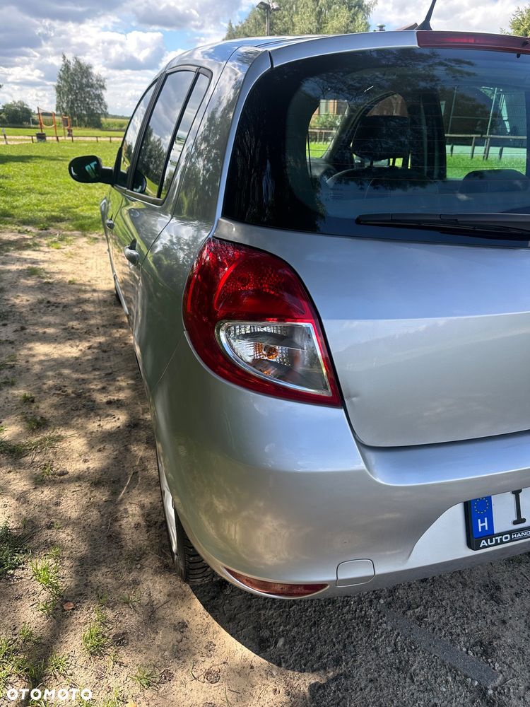 Renault Clio - 7