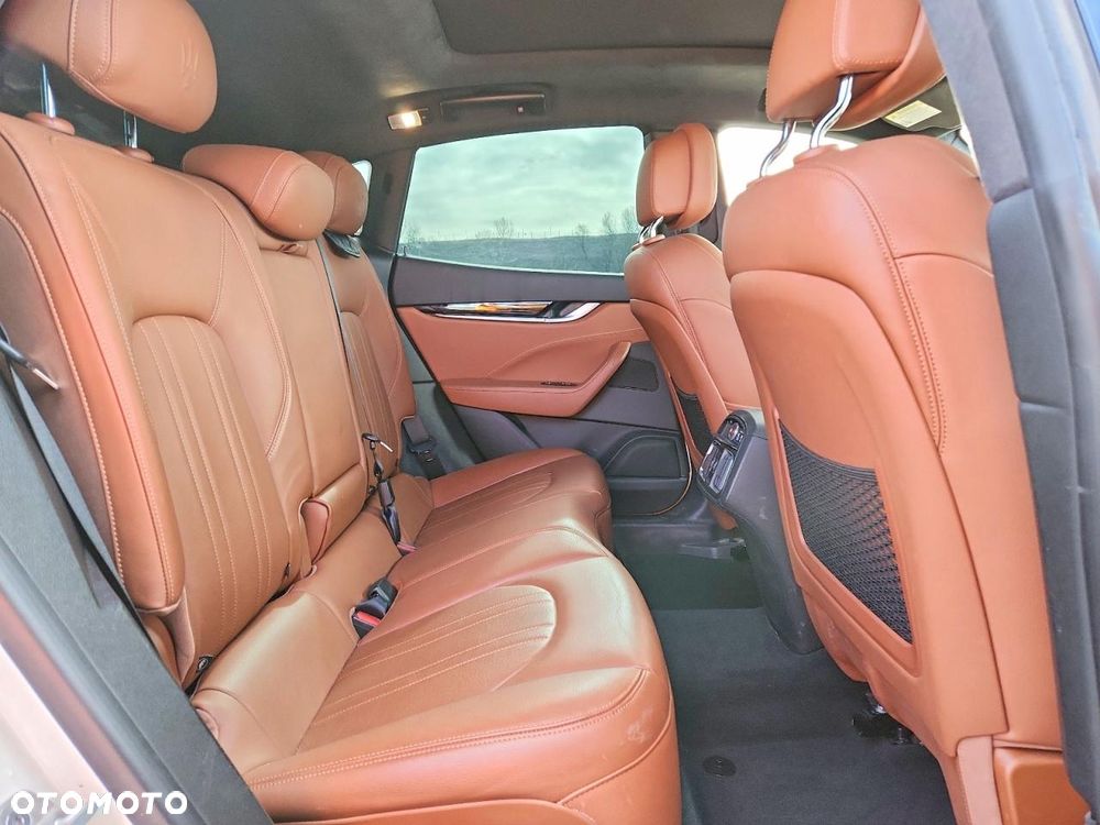 Maserati Levante S Q4 - 12