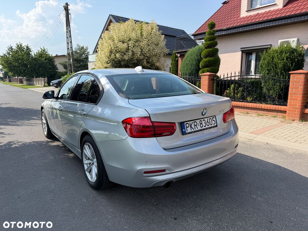 BMW Seria 3 318d Sport Line - 12