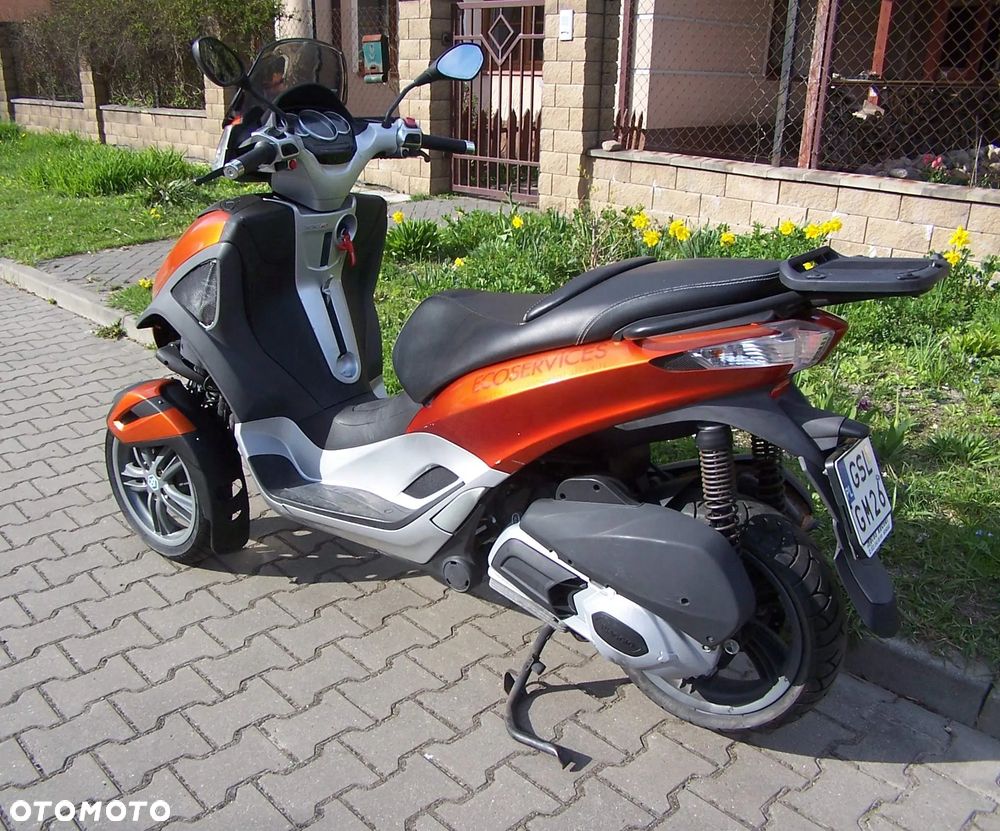 Piaggio MP-3 - 4