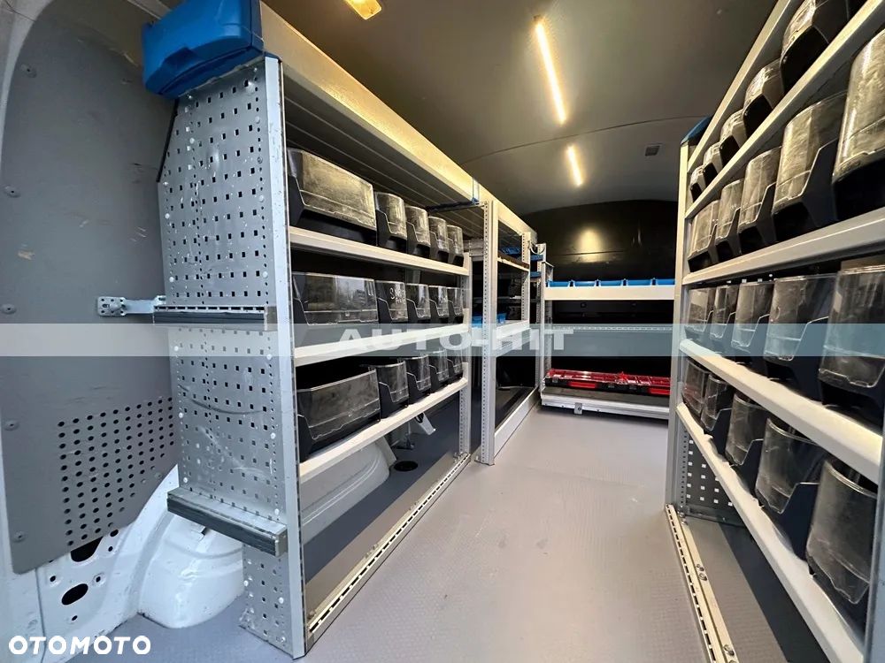 Volkswagen Transporter - 17