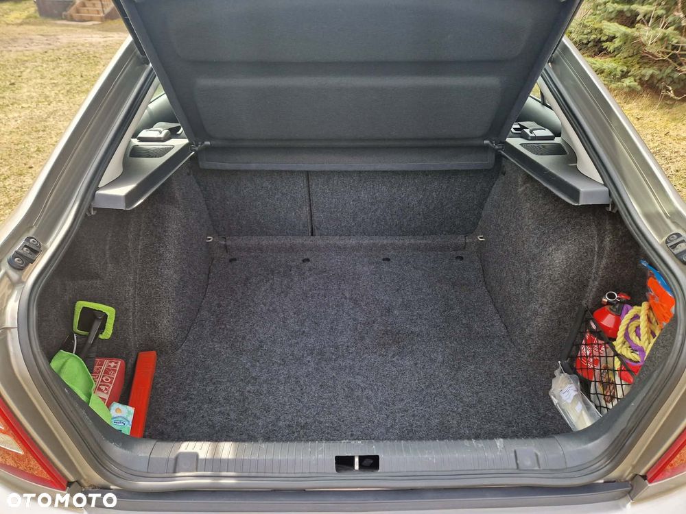 Skoda Octavia 1.6 Classic - 11