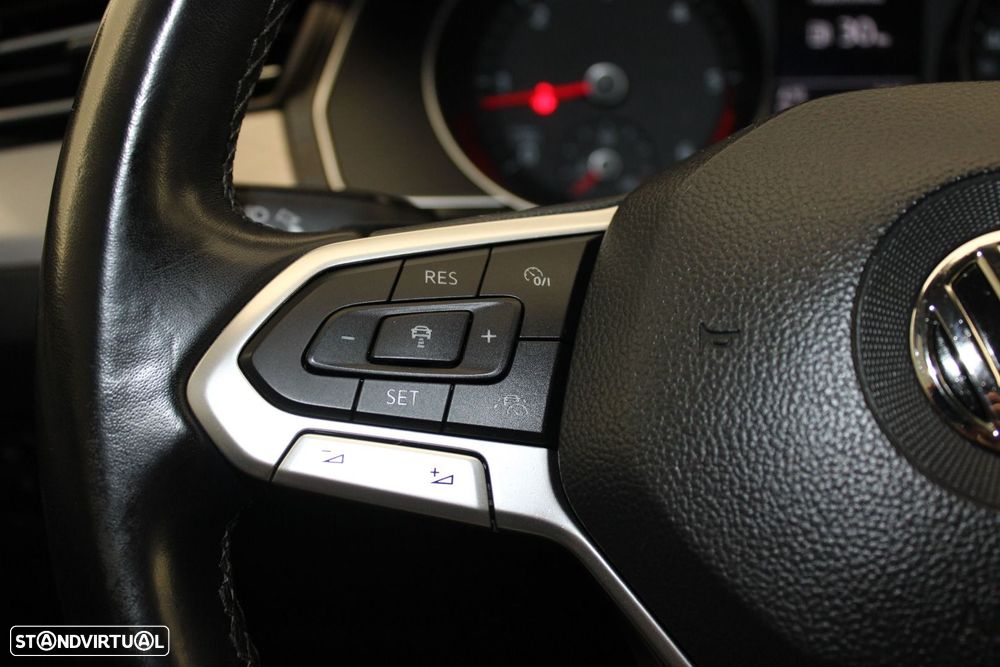 VW Passat 1.6 TDI Business DSG - 12