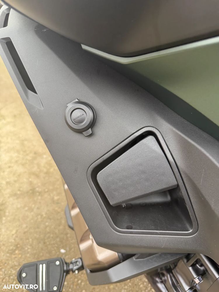 Honda GL 1800 Gold Wing - 13