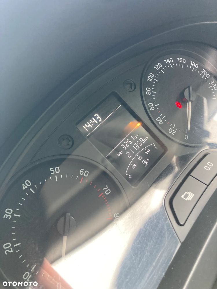 Skoda RAPID 1.2 TSI Active - 12