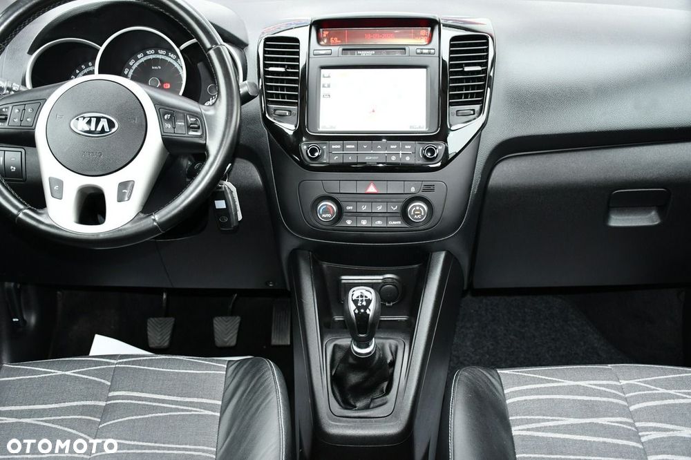 Kia Venga - 24