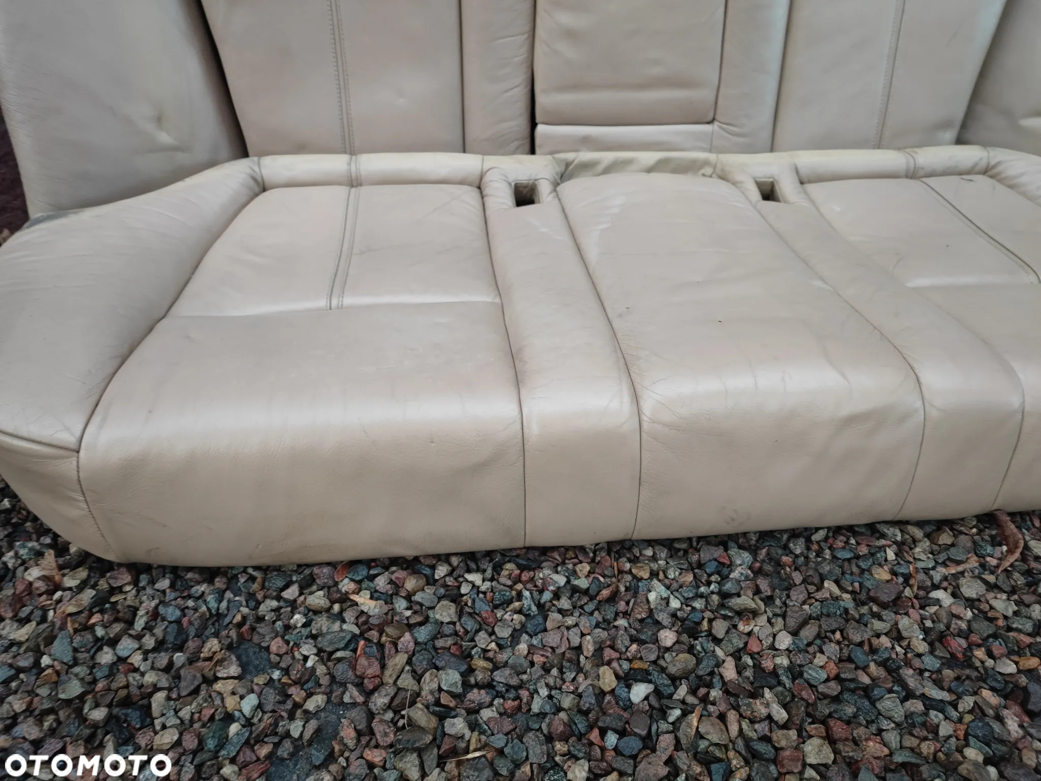 BMW E39 SEDAN ORYGINALNA KOMPLETNA KANAPA TYŁ SKŁADANA W KOLORZE BEŻOWYM / KREMOWYM / SANDBEIGE  O NR. 52 20 7 049 351 /  52 20 8 198 182 / 52 20 7 049 357 OEM - 14