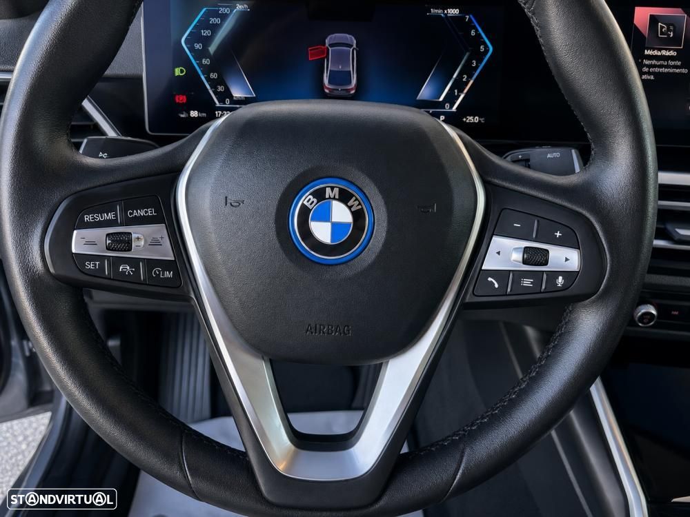 BMW i4 eDrive35 - 23