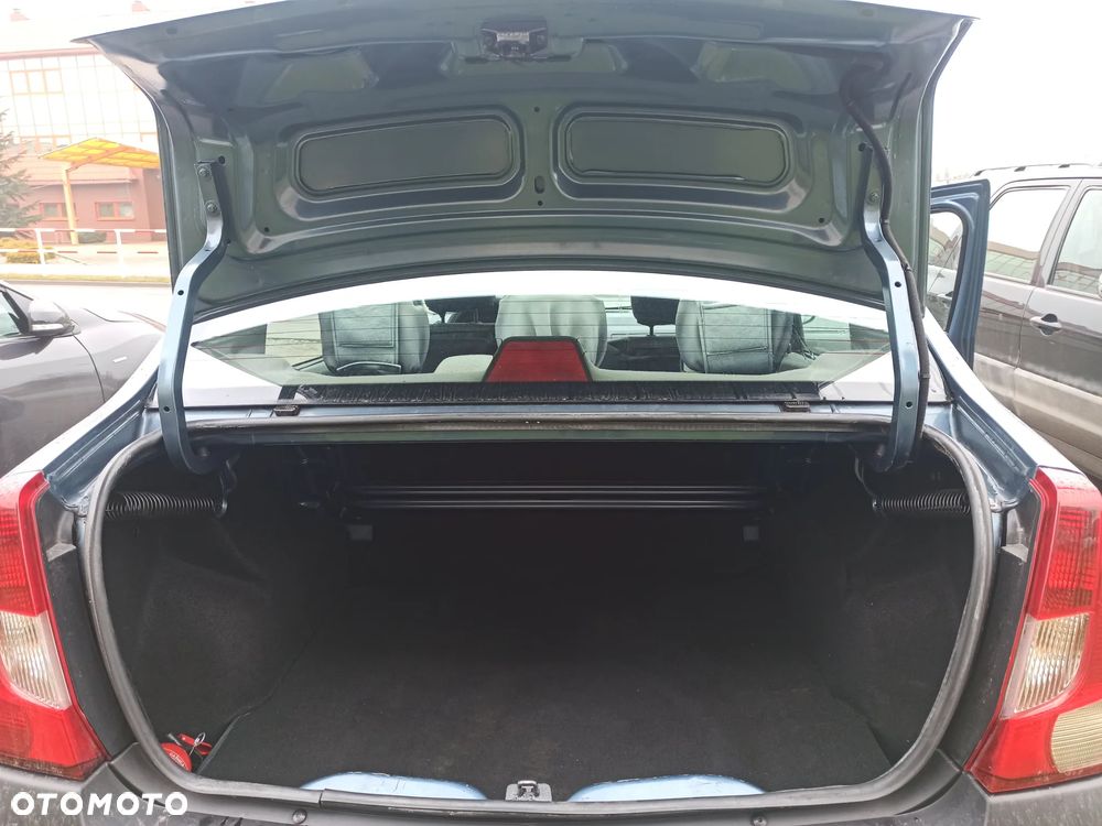 Dacia Logan 1.4 - 11