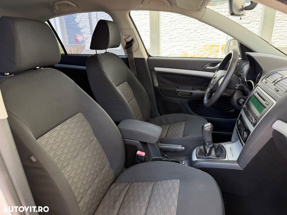 Skoda Octavia 1.6 TDI AMBITION - 40