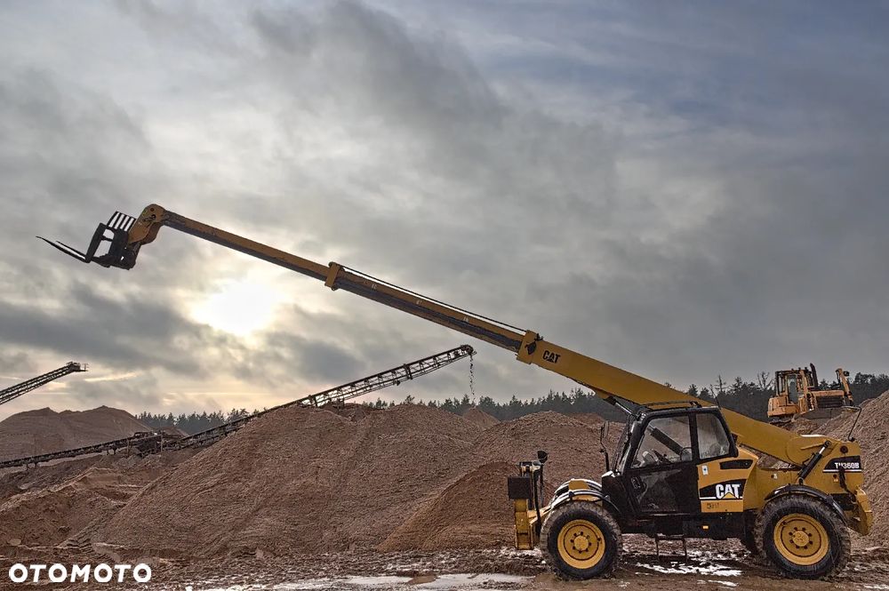 Caterpillar TH360B - 3