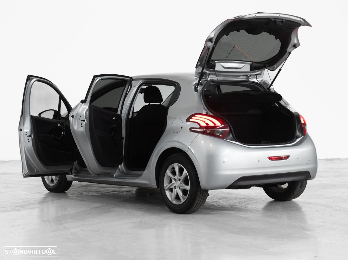 Peugeot 208 - 5