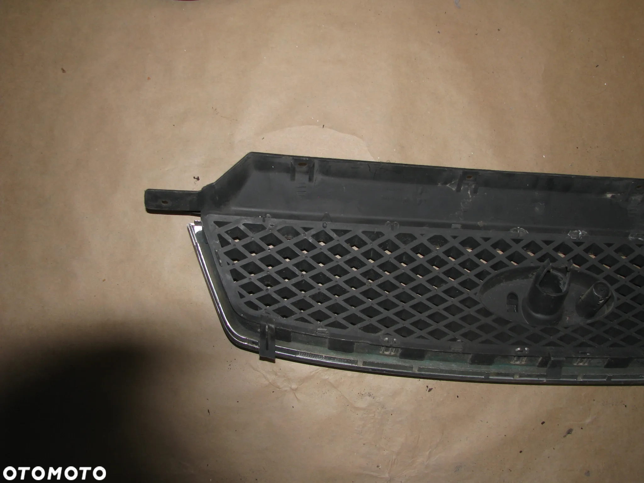 GRILL ATRAPA FORD C-MAX I - 6