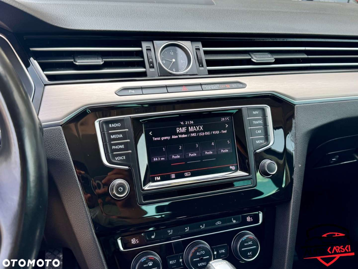 Volkswagen Passat - 26
