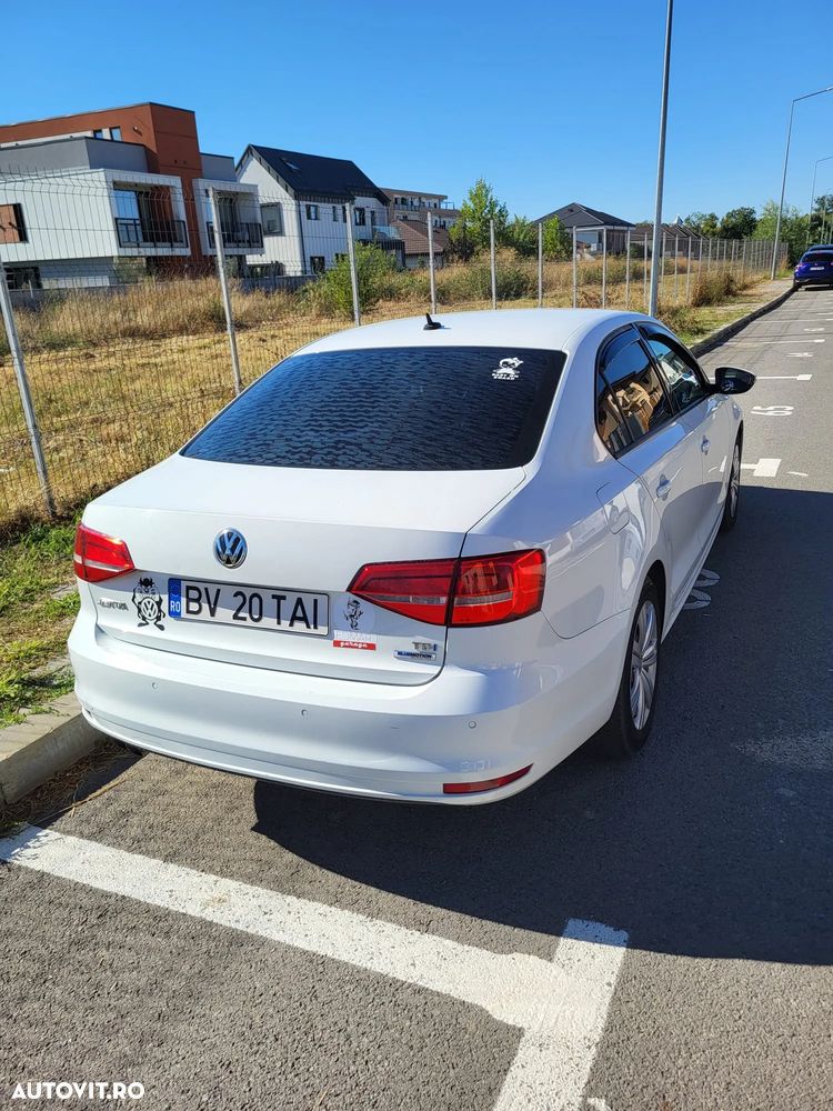 Volkswagen Jetta - 3