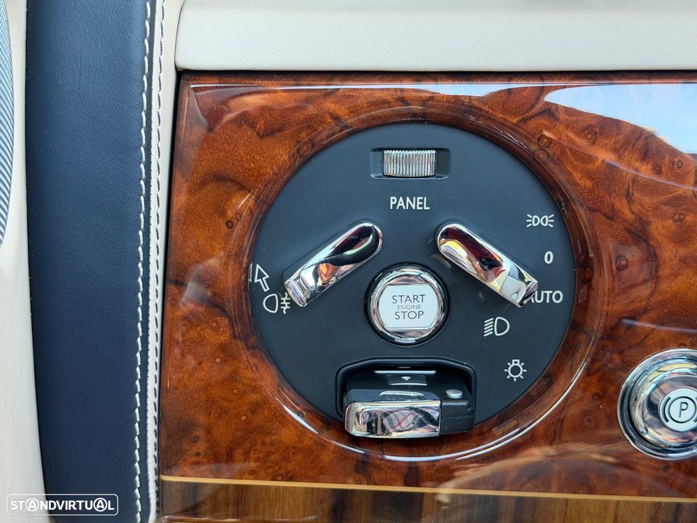 Rolls Royce Phantom 6.8 V12 - 23