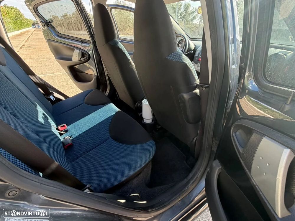 Toyota Aygo Standard - 14