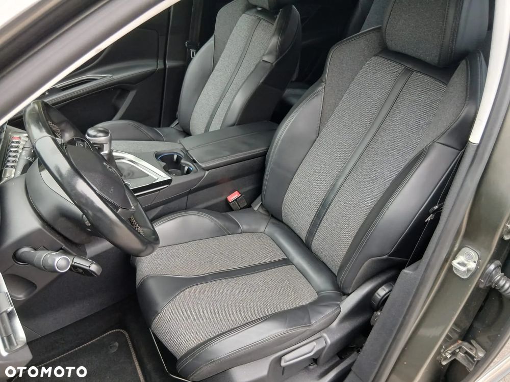 Peugeot 5008 1.2 PureTech Active Pack S&S - 21