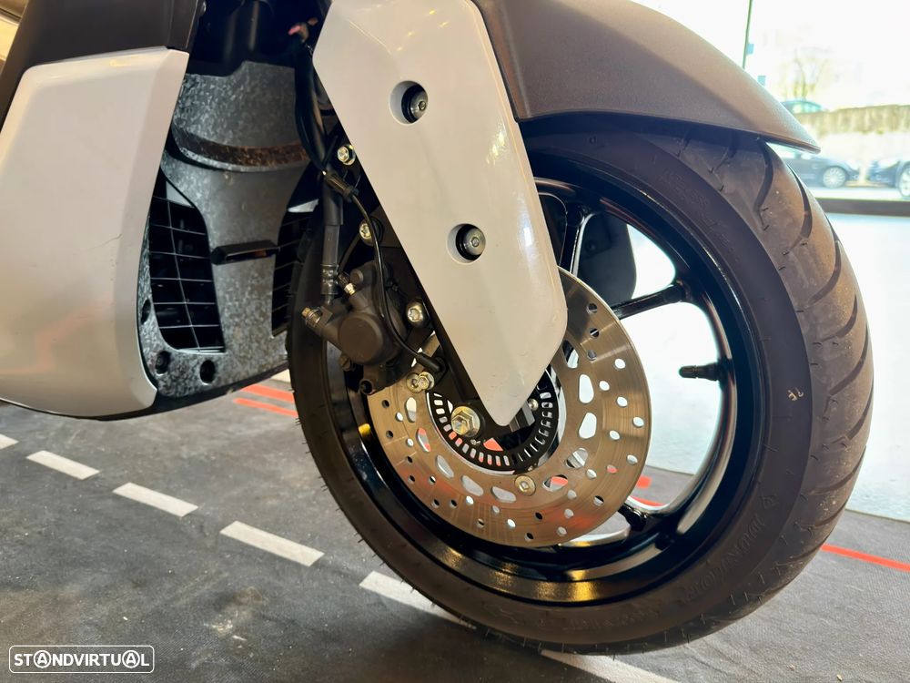 Yamaha NMAX Tech Max - 19