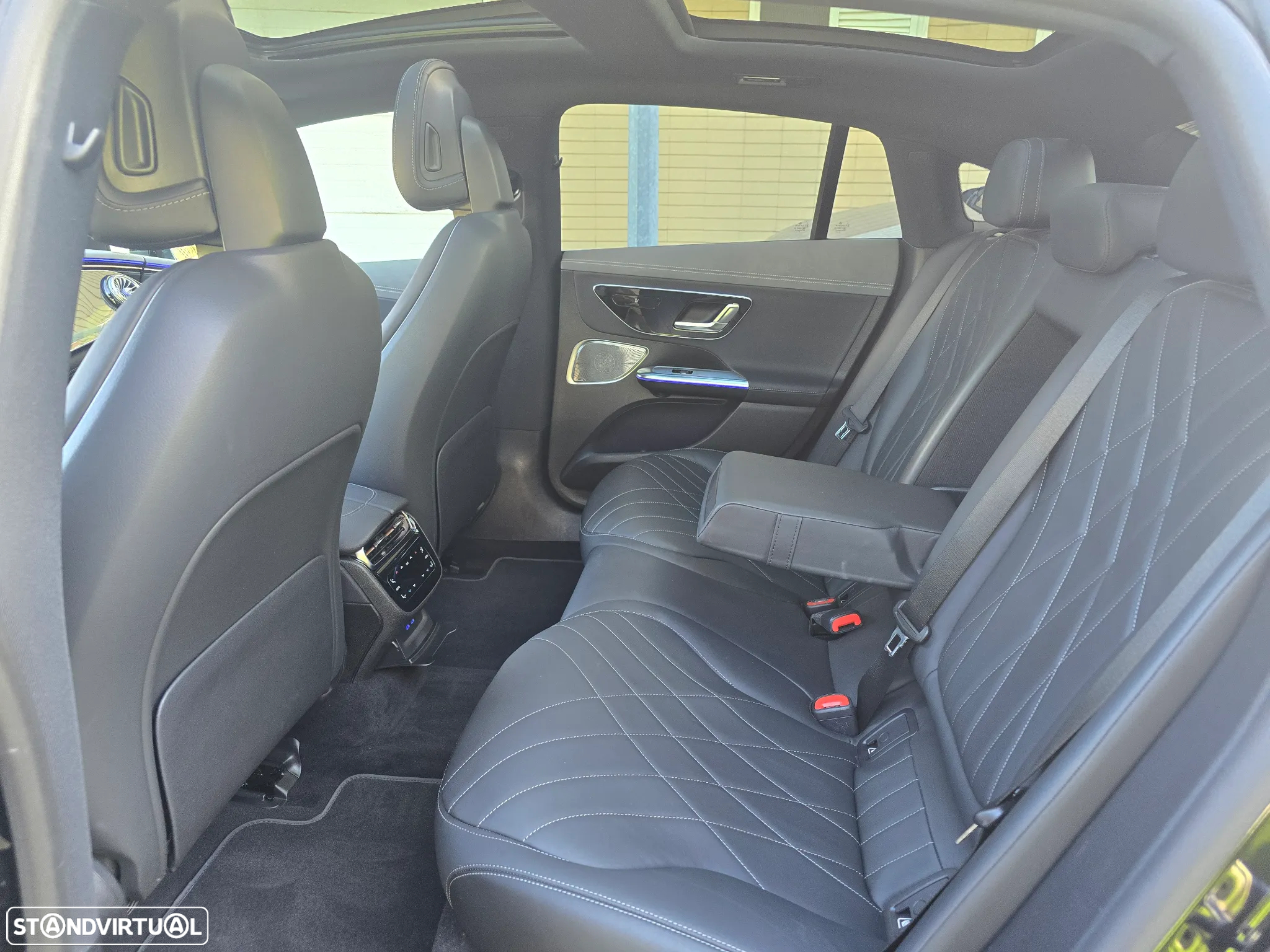 Mercedes-Benz EQE 300 Edition Electric Art - 21