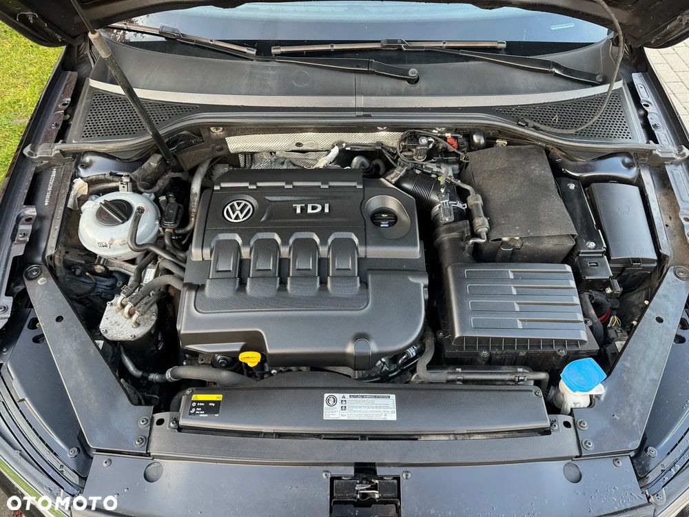 Volkswagen Passat 1.6 TDI BMT Comfortline - 24