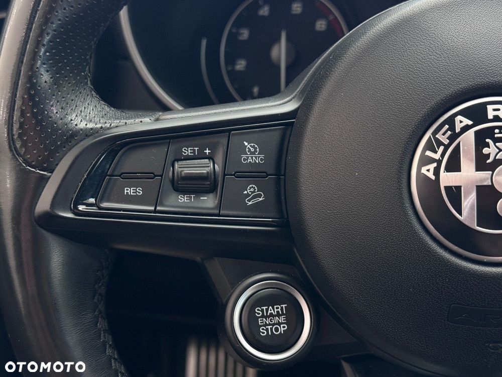 Alfa Romeo Stelvio 2.0 Turbo Veloce Q4 - 22