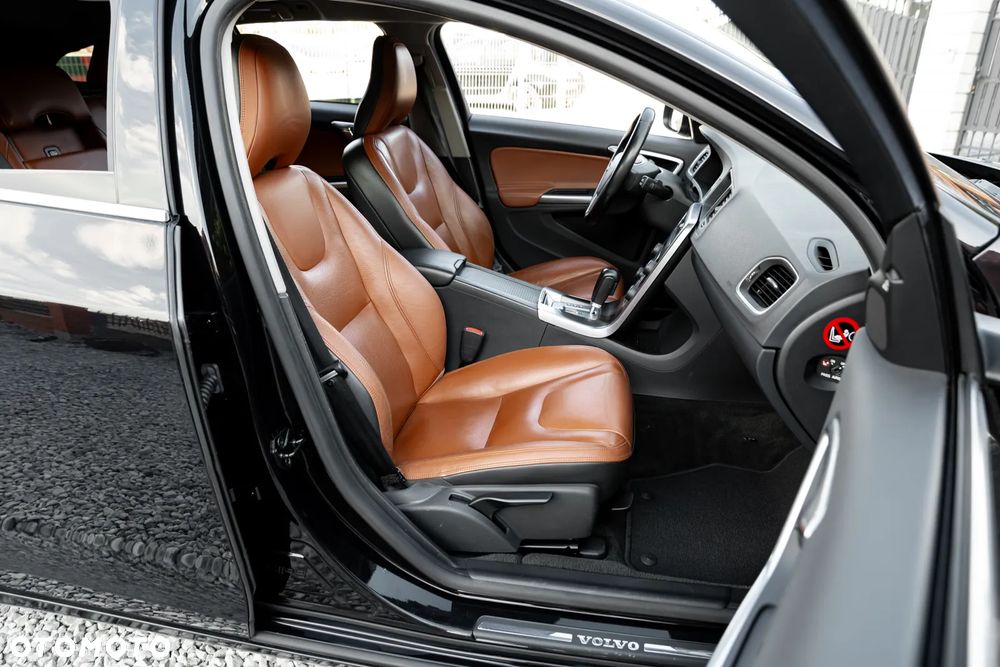 Volvo V60 D3 Geartronic Momentum - 24