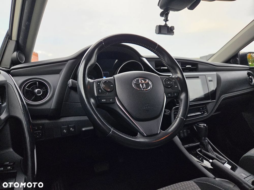 Toyota Auris 1.6 Selection MS - 28