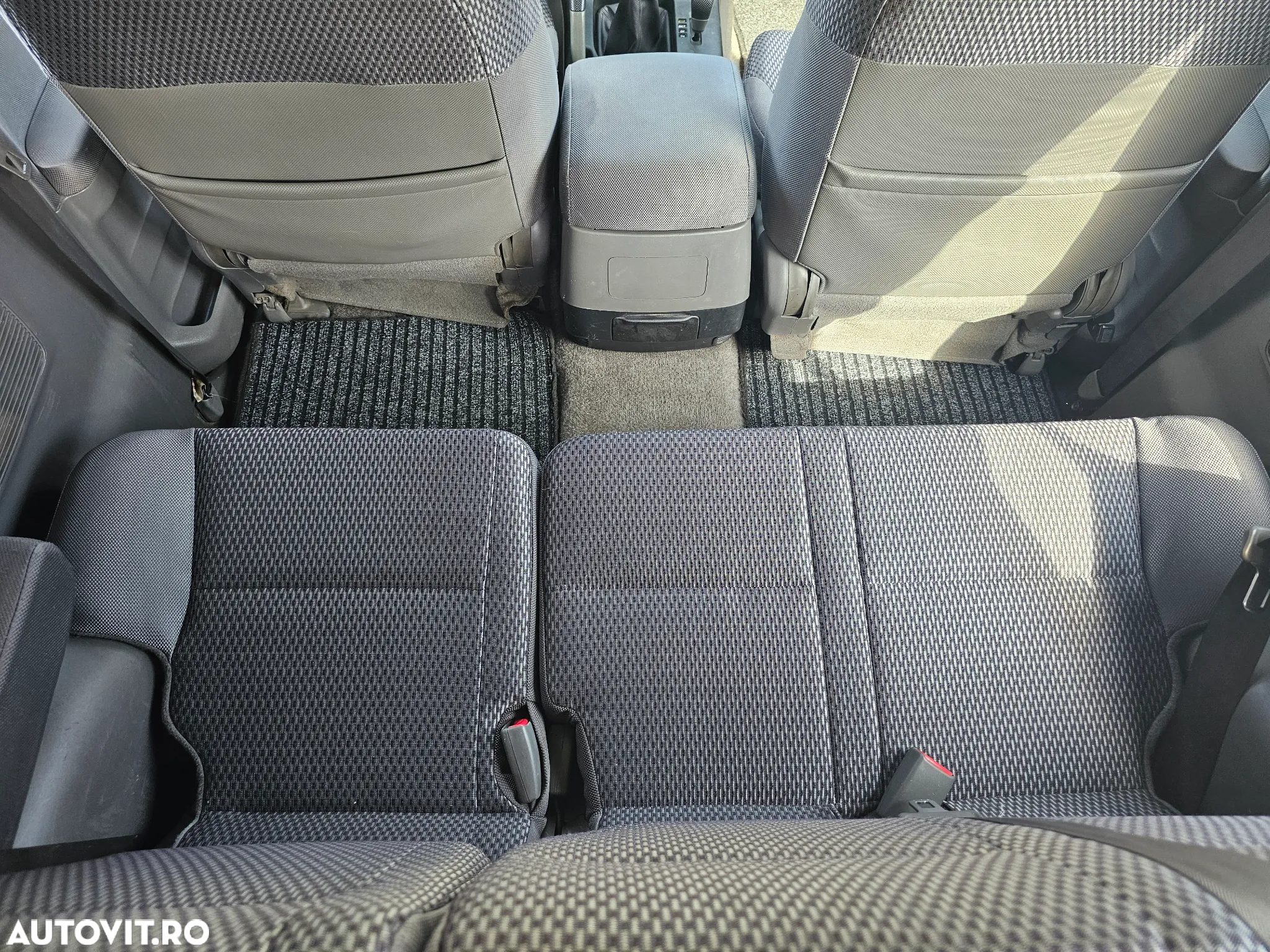 Mitsubishi Pajero - 8
