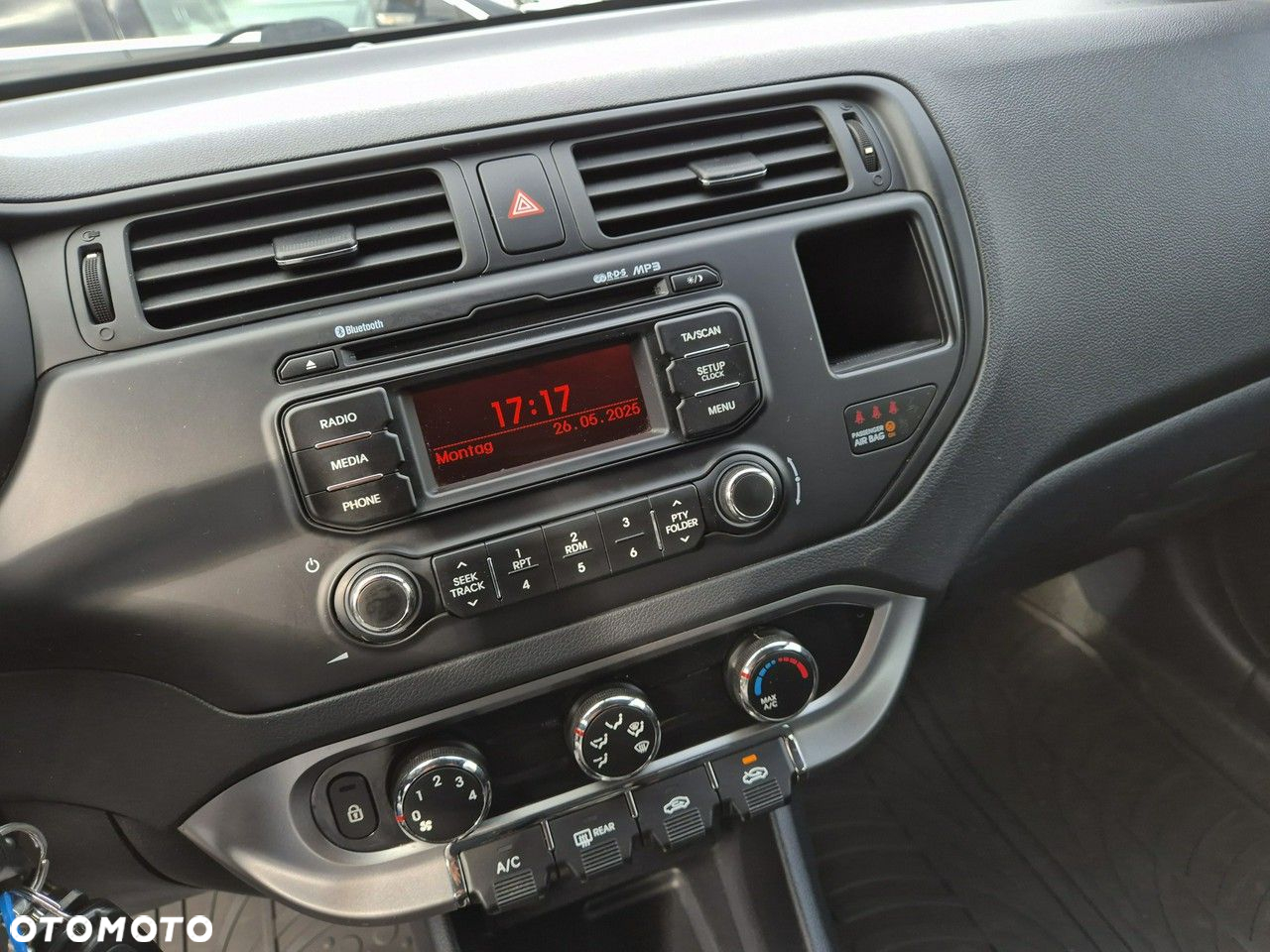 Kia Rio - 17