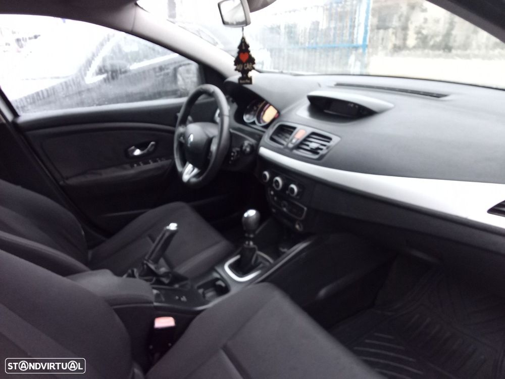 Renault Mégane Sport Tourer 1.5 dCi Comfort SS - 16