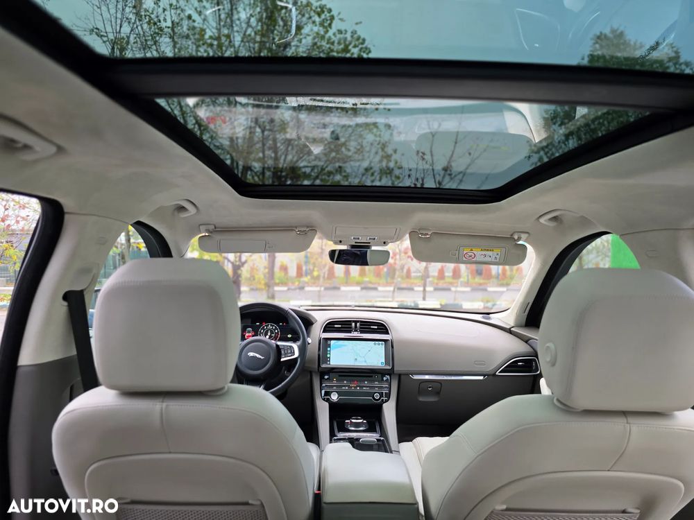 Jaguar F-Pace 30t AWD Portfolio - 20