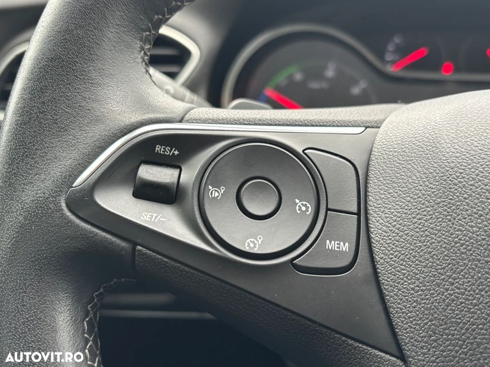 Opel Grandland X Plug-in-Hybrid 1.6 DI Start/Stop Aut Business INNOVATION - 24