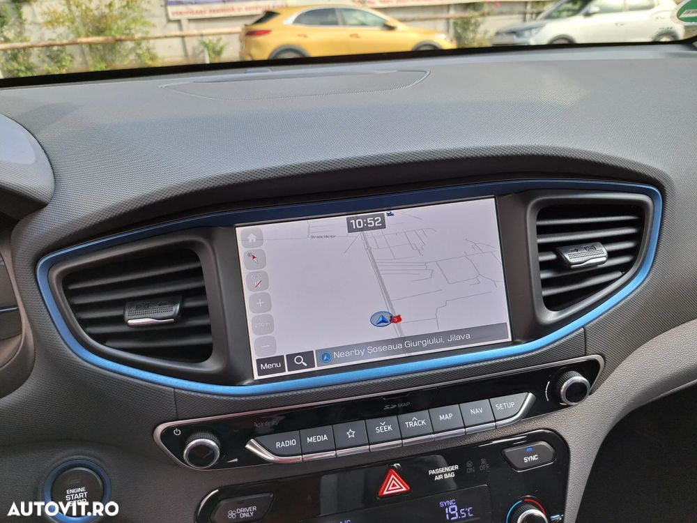 Hyundai IONIQ - 7
