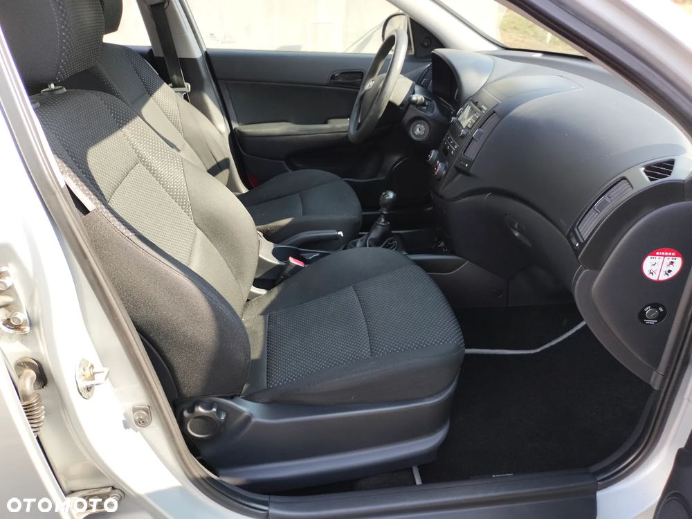 Hyundai i30 i30cw 1.4 Edition Plus - 11