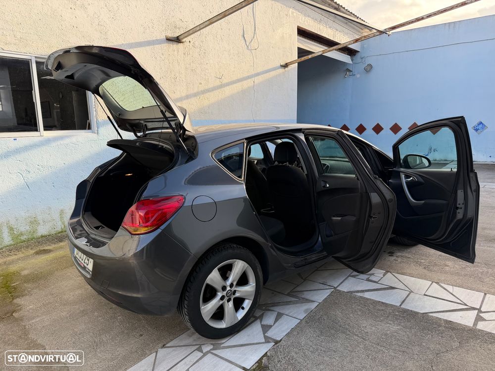 Opel Astra 1.3 CDTI Cosmo - 17