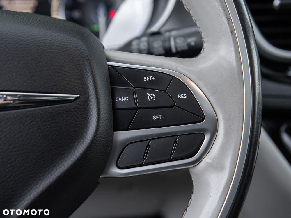 Chrysler Pacifica - 22