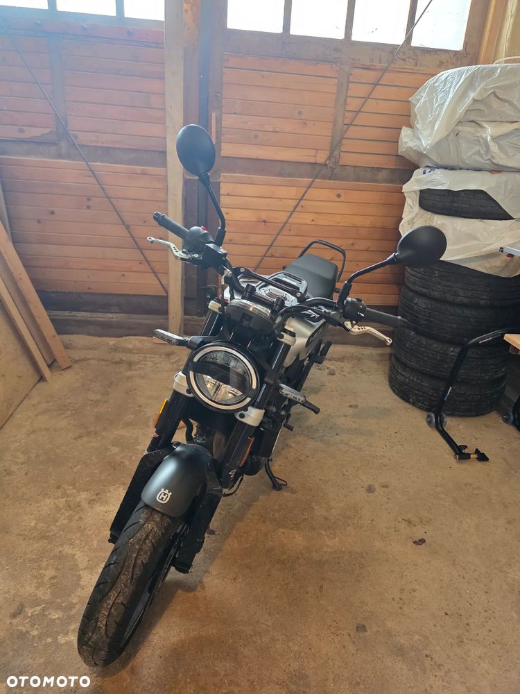 Husqvarna Vitpilen - 4