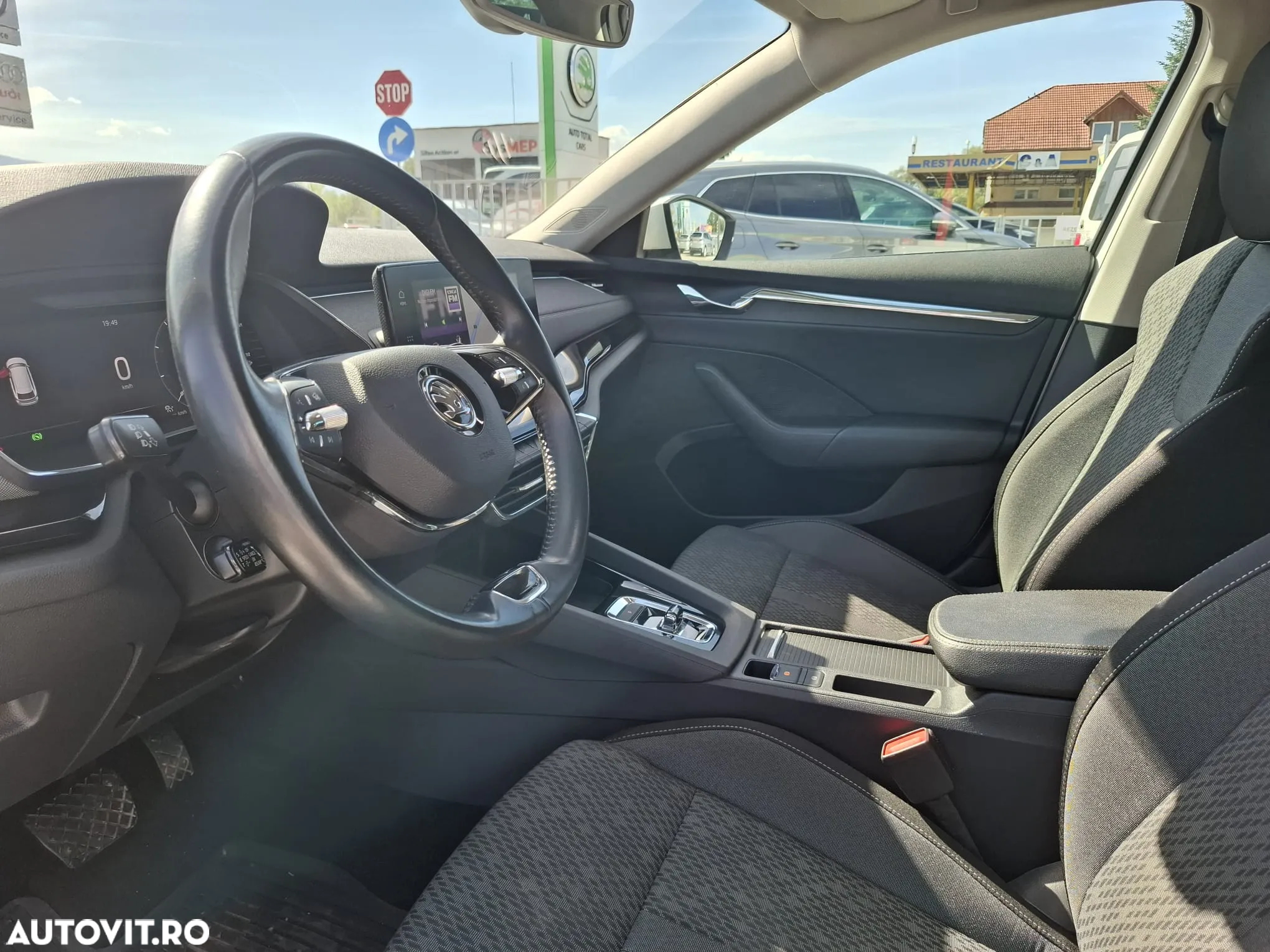 Skoda Octavia Combi 2.0 TDI DSG Style - 20
