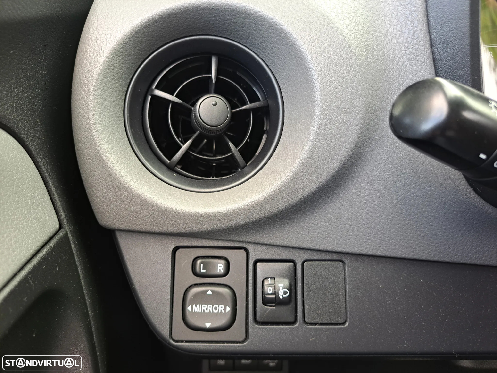 Toyota Yaris 1.5 HSD Comfort - 15