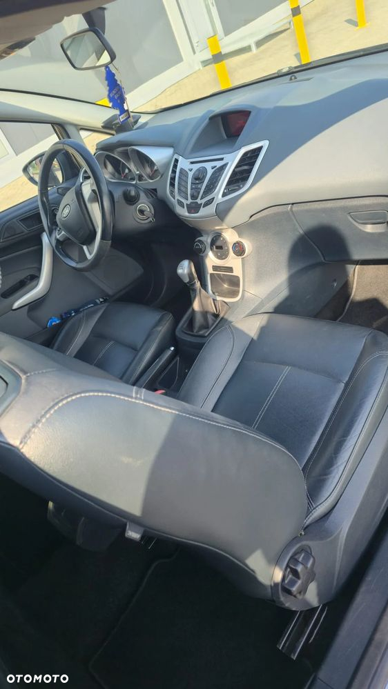 Ford Fiesta - 6
