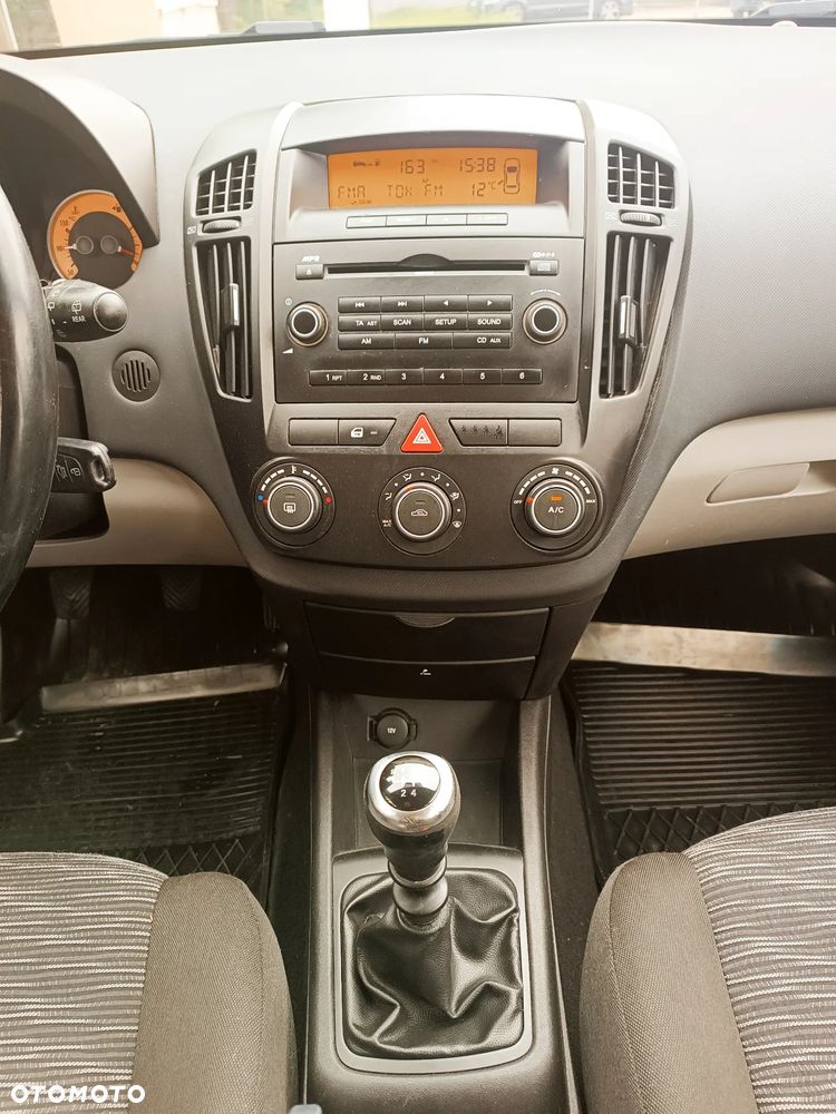 Kia Ceed 1.6 CVVT LX - 26